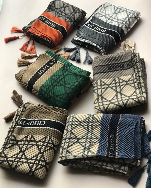 شال پلیسه نخی