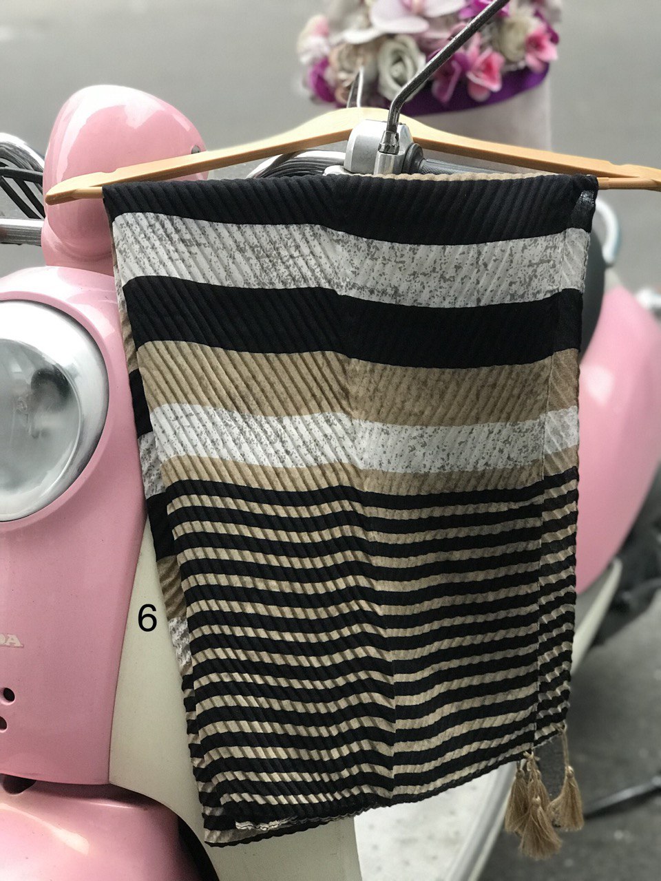 photo_5780604416947241420_y