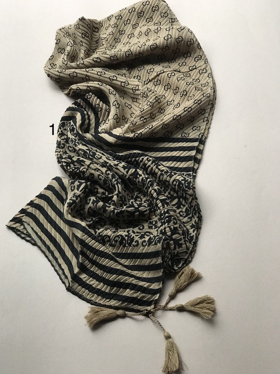 photo_5780604416947241421_y