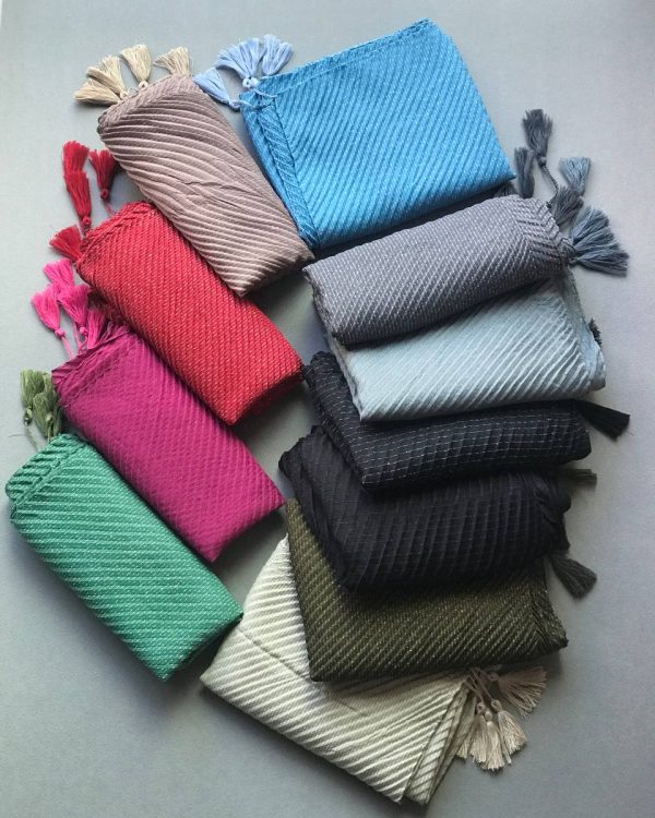 شال پلیسه برفکی منگوله دار