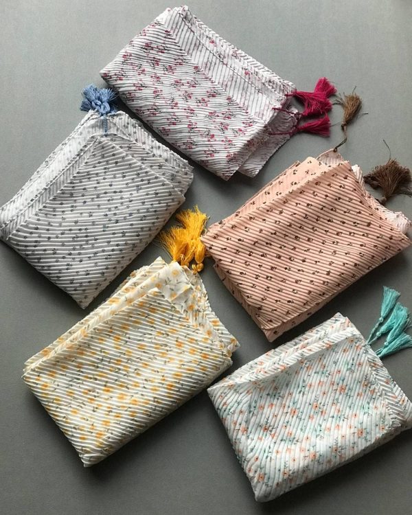 شال پلیسه نخی منگوله دار