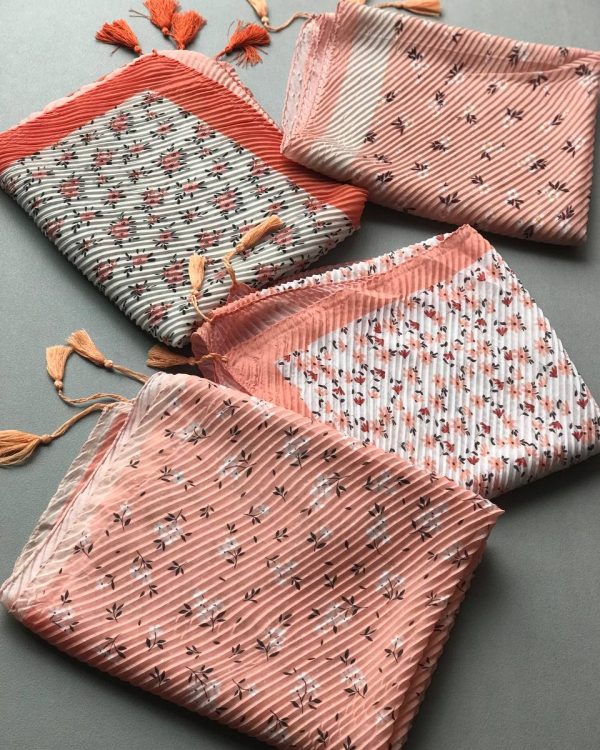 شال پلیسه نخی منگوله دار