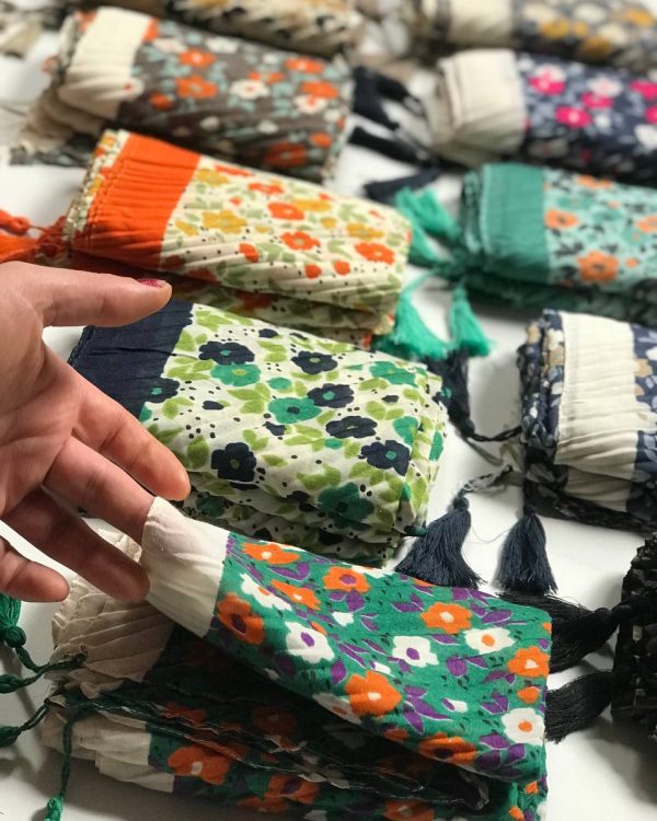 شال پلیسه منگلوله دار