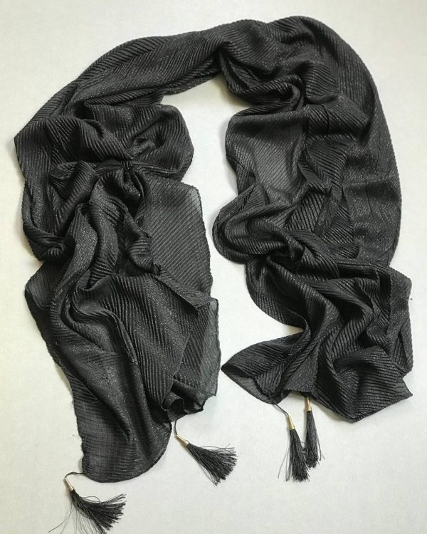 شال پلیسه لمه منگوله دار تک مشکی مجلسی (جین 6 تایی کد 552)