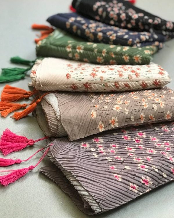 شال پلیسه نخی منگوله دار