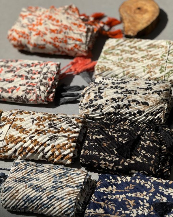 شال نخ پنبه پلیسه منگوله دار (عمده فروشی کد 372)