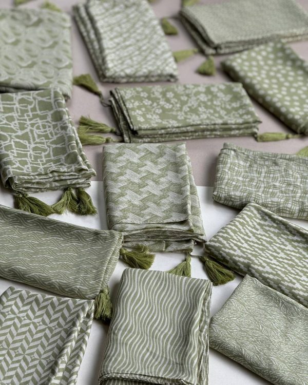 شال نخ پنبه منگوله دار (تک فروشی کد ۳۹۰)