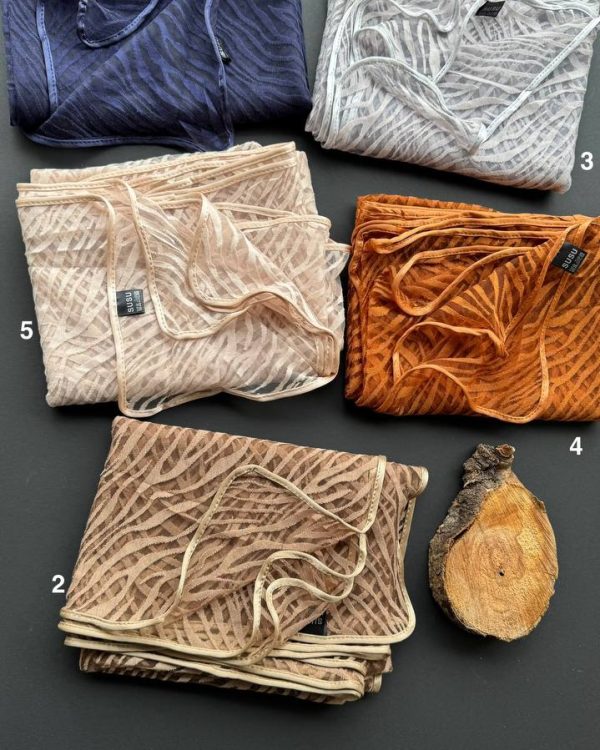 شال نخ حریر دور نواری وارداتی(جین 5 تایی کد629)