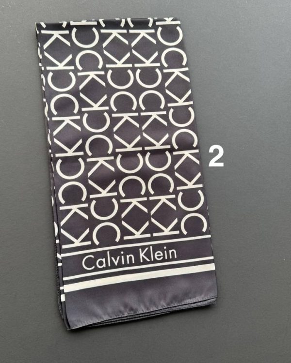 مدیوم اسکارف ساتن چاپی مشکی سفید (جین 8 تایی کد 679)