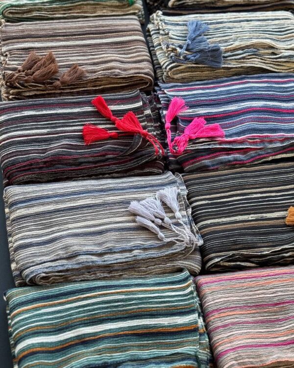 شال نخ پفکی کنفی منگوله (تکفروشی کد 707)