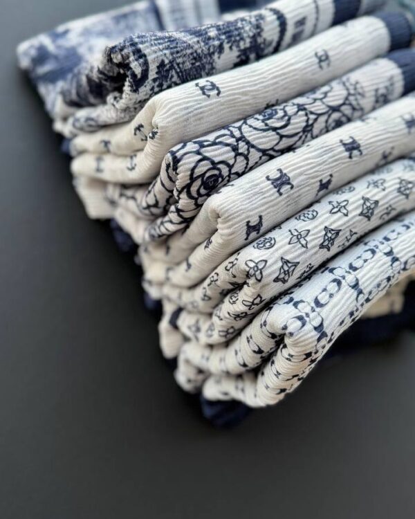 شال پلیسه 4 فصل برشکا سورمه ای(جین 6 کد 720)