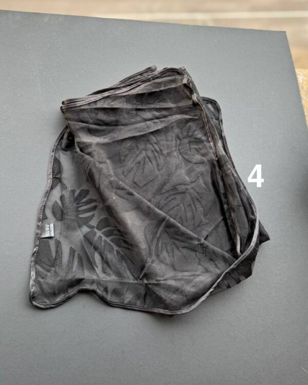 شال نخ حریر دور نواری وارداتی(تکفروشی کد741)