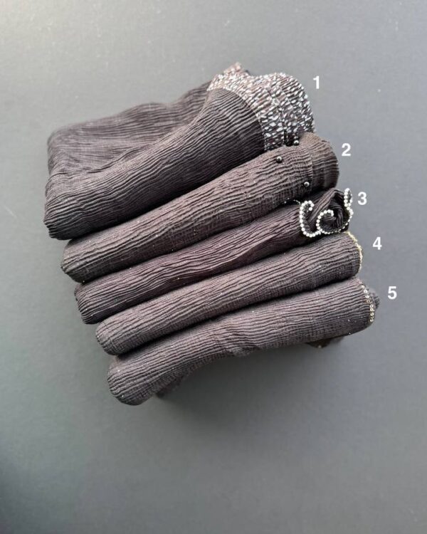 شال برشکا پلیسه تک مشکی نخی چهار فصل(جین 6 تایی کد 855)