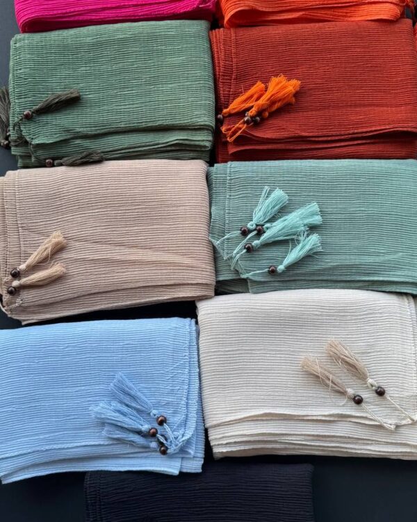 شال برشکا پلیسه نخ پنبه منگوله چوبی (جین 10 تایی کد 899)