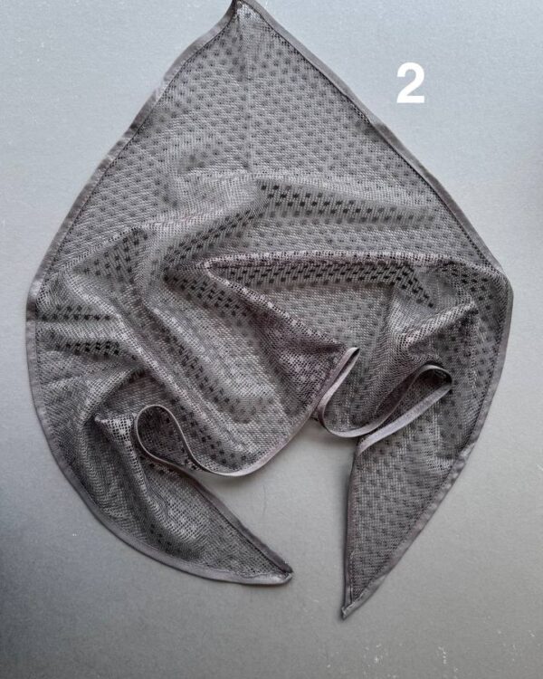 مینی اسکارف سه گوش مشکی و سفید توری تولید نور (جین 6 تایی کد 882)