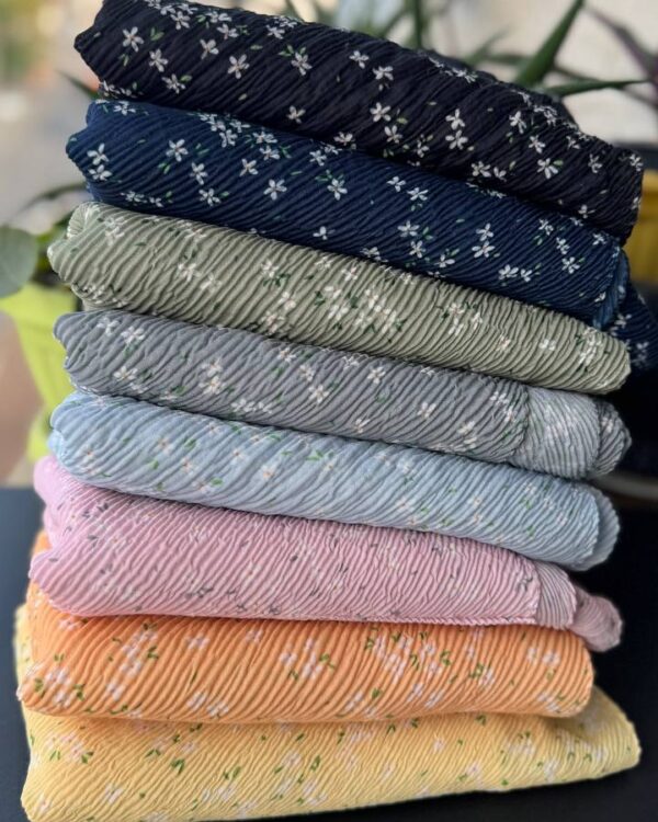 شال پلیسه منگوله دار نخی چاپی گلریز عمده (جین 10 تایی کد 951)