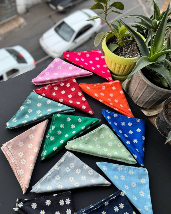 مینی اسکارف نخی طرح بابونه عمده (جین 13 تایی کد 969)