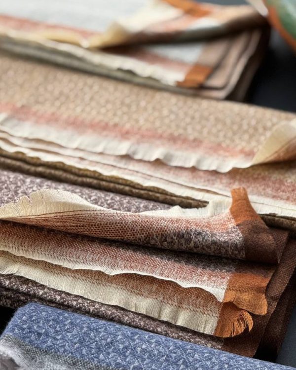 شال موهر جناقی طرح گوچی دو رو نوار لمه عمده (جین 6 تایی کد 1011)