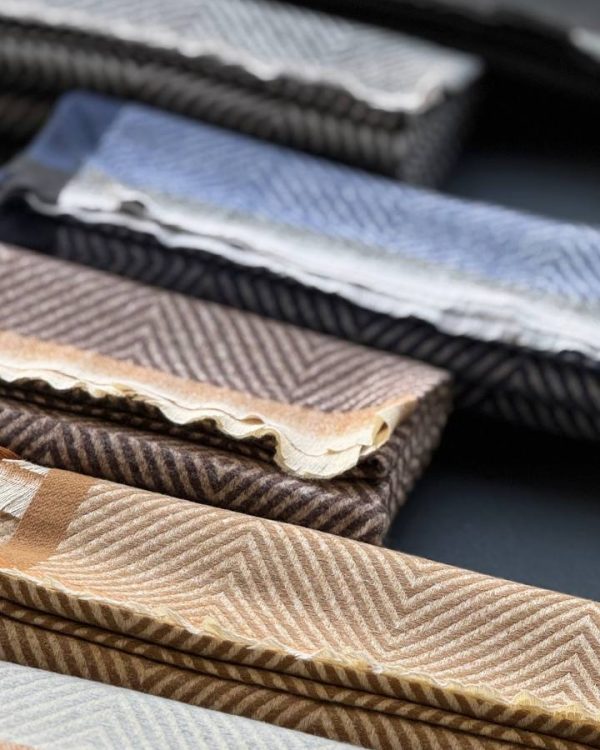 شال موهر جناقی طرح لوزی دو رو نوار لمه(تکفروشی کد 1018)