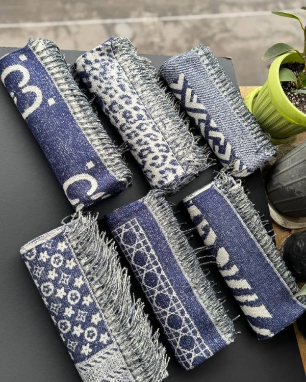 شال موهر سورمه ای سفید دو رو ریشه دار گرم بالا(تکفروشی کد 990)