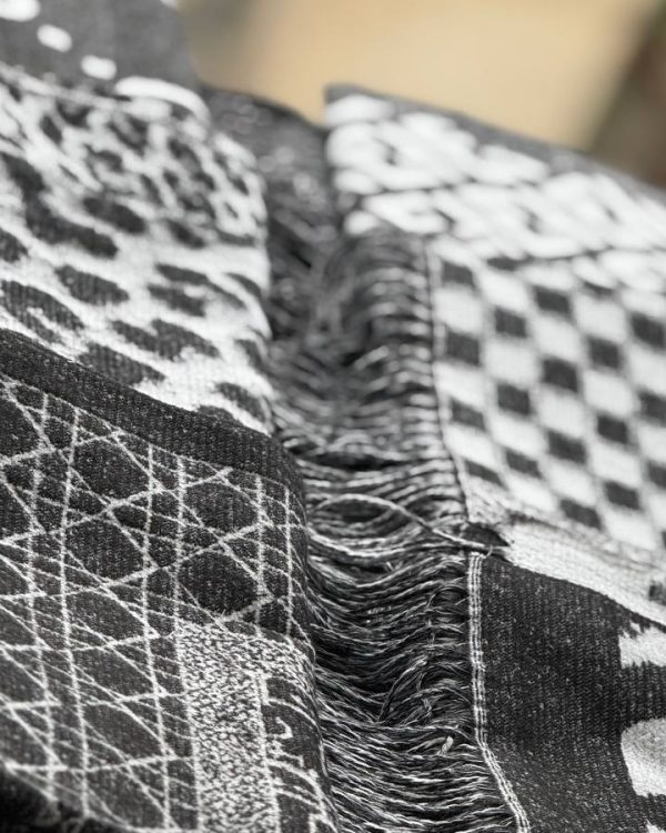 شال موهر مشکی سفید طوسی دو رو ریشه دار گرم بالا(تکفروشی کد 986)