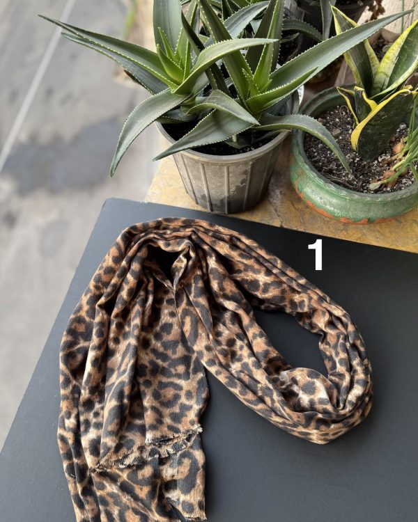 شال موهر پلنگی دور دوخت عمده (جین 6 تایی کد 1051)