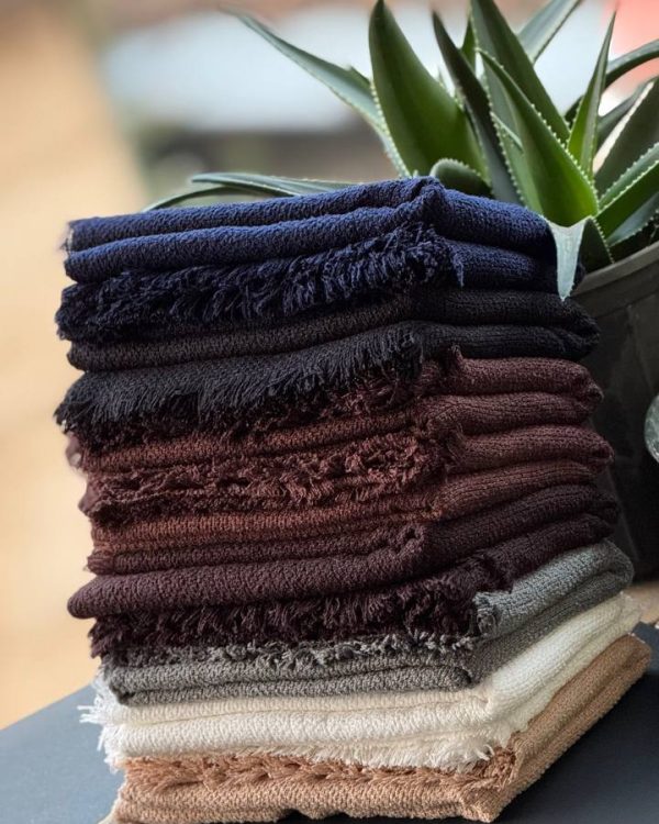 شال نخ کنف دور ریش پاییزه بدون مارک و برفک اناهیتا(تکفروشی کد 1048)