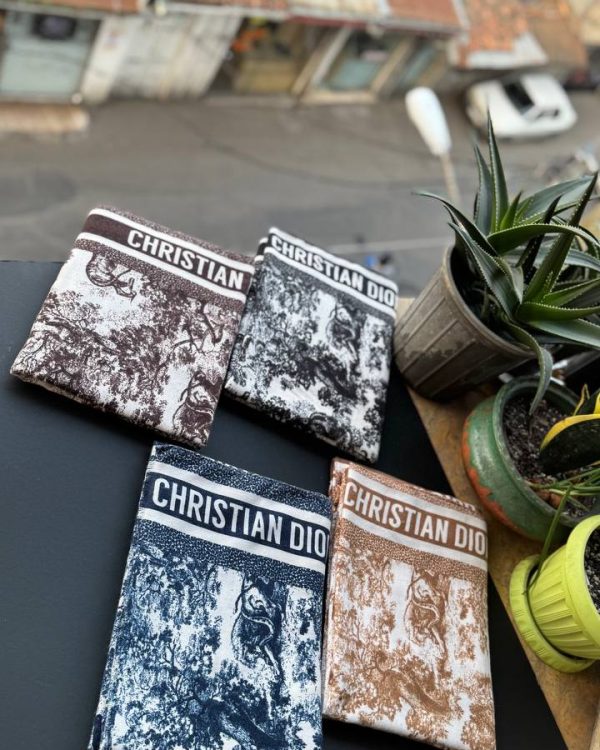 شال موهر کیریستین دیور دور دوخت پاییزه عمده (جین 4 تایی کد 1045)