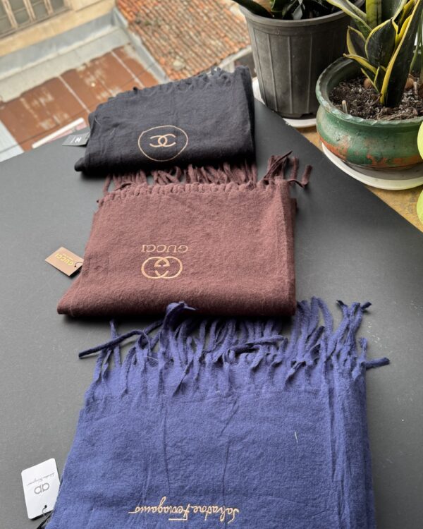 شال موهر سه مارک ساده سه رنگ ریشه بلند عمده(جین 6 تایی کد 1105)