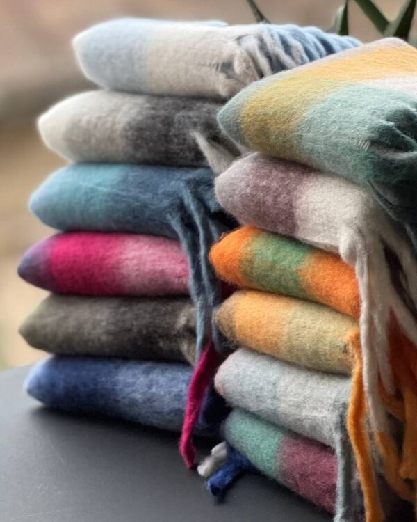 بیگ اسکارف پشمی موهر رنگارنگ چهار خونه وارداتی عمده (جین 8 تایی کد 1081)