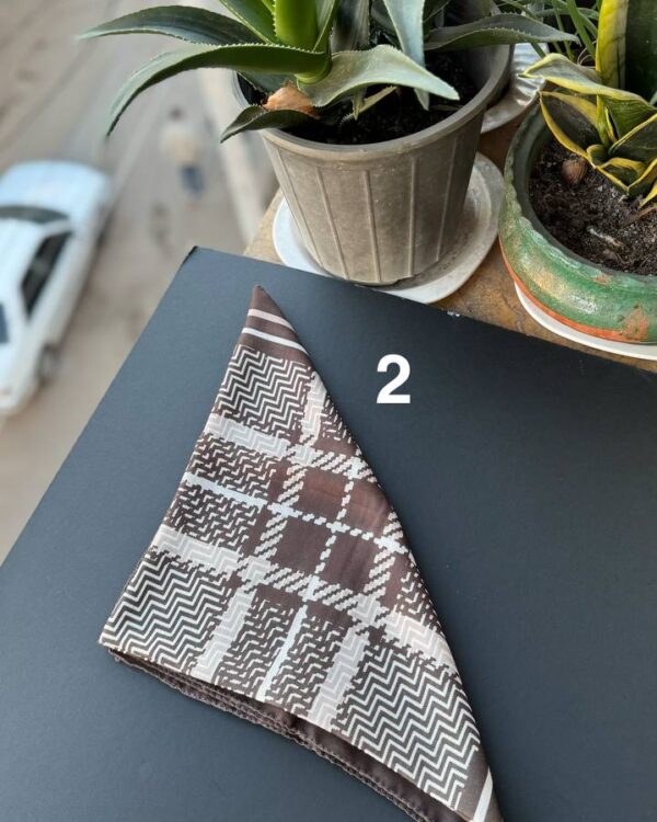 مینی اسکارف نخی پاییزه طرح dior(تکفروشی کد 1120)